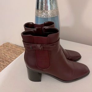 Bandolino leather burgundy boots.Size 9 Perfect for work or date night.Worn once